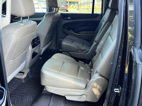 Used 2018 Chevrolet Suburban Premier AWD/4WD image 18