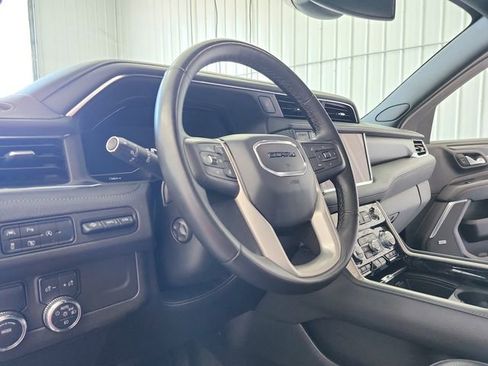 Used 2024 GMC Yukon Denali RWD image 18