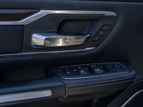 Used 2022 RAM 1500 Laramie AWD/4WD image 14