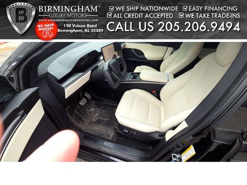 Used 2022 Tesla Model X Plaid image 2