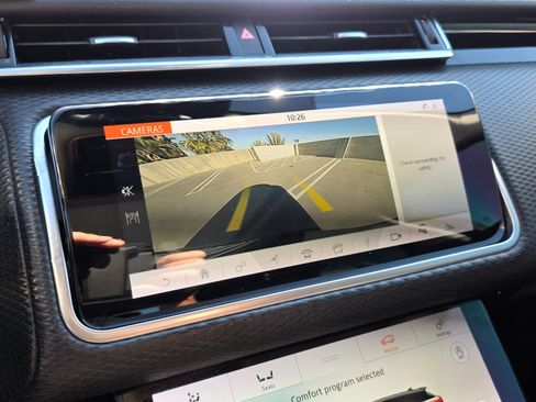 Used 2018 Land Rover Range Rover Velar S image 29