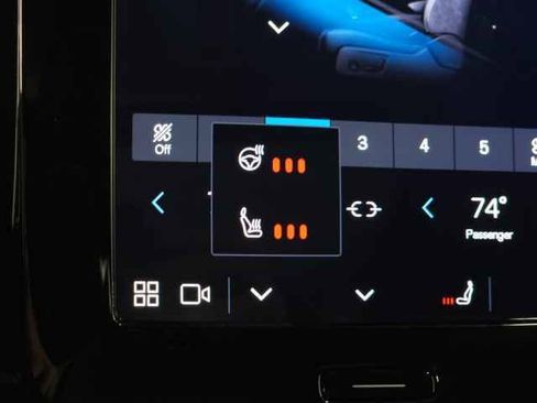 Certified 2025 Volvo XC40 B5 Plus image 31