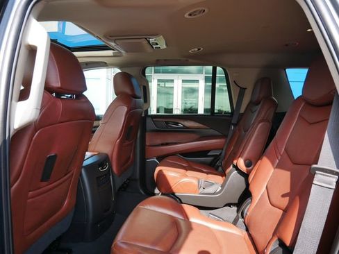 Used 2019 Cadillac Escalade Premium Luxury AWD/4WD image 8