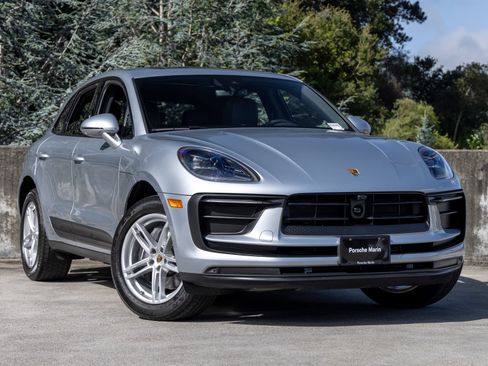 Certified 2025 Porsche Macan AWD/4WD image 6
