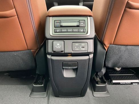 New 2026 Subaru Ascent Touring AWD/4WD image 18