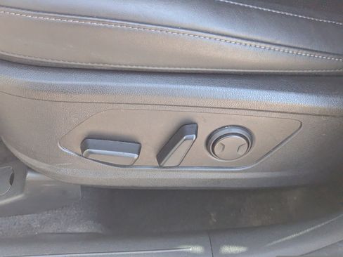 Certified 2025 Kia Sorento S w/ Panoramic Sunroof Package image 21