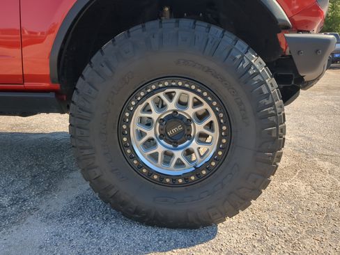 Used 2024 Ford Bronco Badlands AWD/4WD image 9