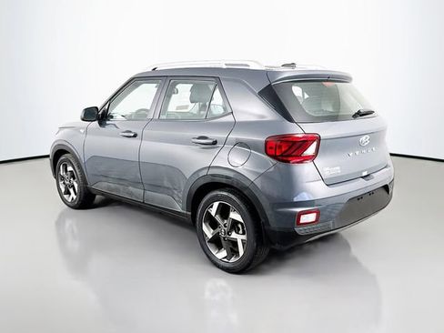 Certified 2024 Hyundai Venue SEL image 4