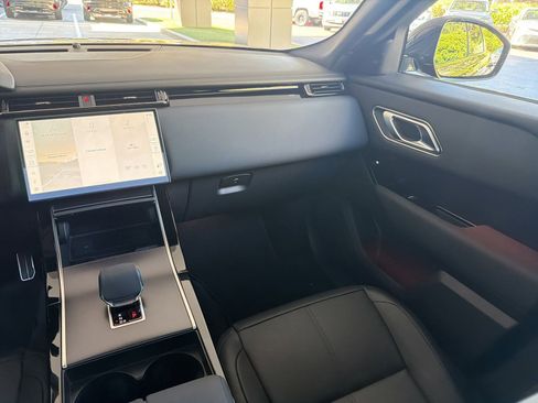 Certified 2026 Land Rover Range Rover Velar Dynamic SE AWD/4WD image 29