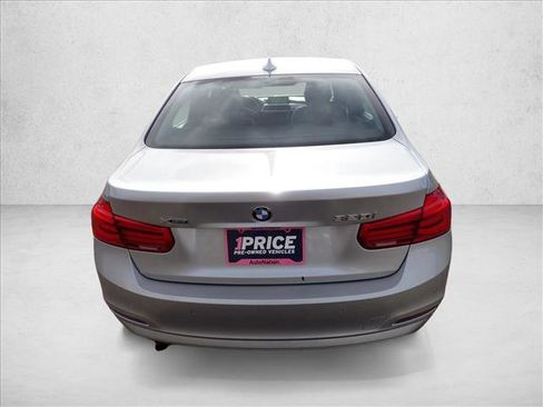 Used 2017 BMW 320i xDrive 320i xDrive image 2