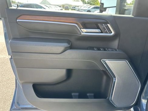 Used 2025 GMC Sierra 2500 Denali AWD/4WD image 15