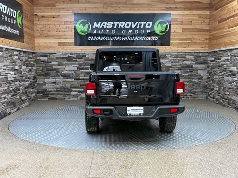 Used 2022 Jeep Gladiator Sport AWD/4WD image 8