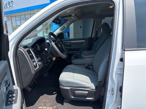 Used 2016 RAM 1500 Classic SLT AWD/4WD image 7