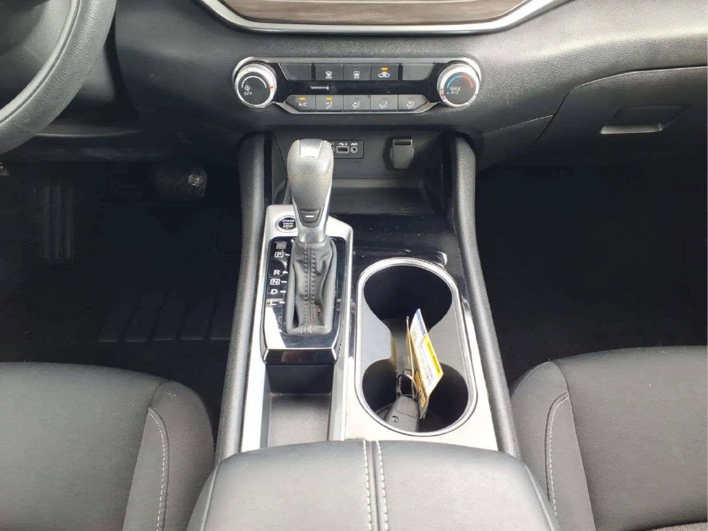 Used 2024 Nissan Altima 2.5 SV FWD image 19