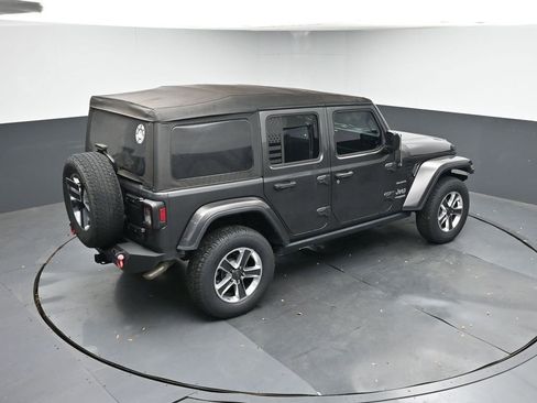Used 2018 Jeep Wrangler Unlimited Sahara image 39