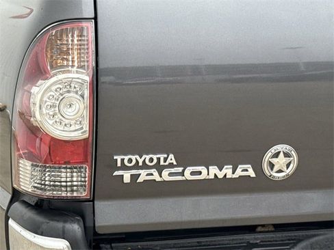 Used 2014 Toyota Tacoma PreRunner w/ SR5 Package image 6