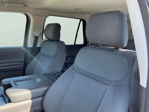 Certified 2025 Ford Expedition Active AWD/4WD image 25