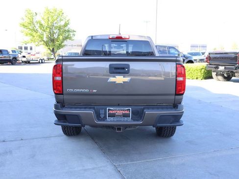 Used 2017 Chevrolet Colorado Z71 AWD/4WD image 5