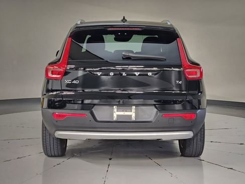 Used 2020 Volvo XC40 T4 Momentum FWD image 10