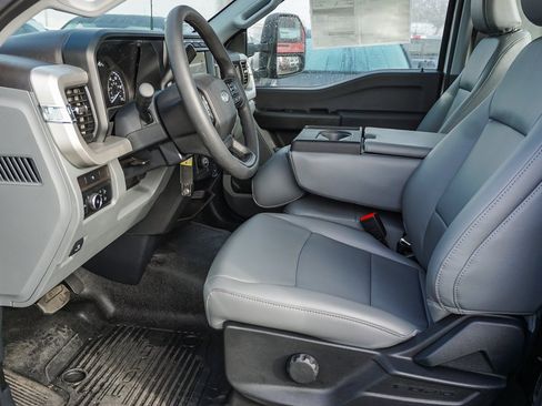 New 2024 Ford F250 XL w/ XL Chrome Package image 17