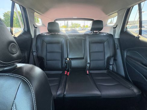 Used 2024 GMC Terrain SLT AWD/4WD image 41