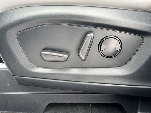 New 2026 Ford Explorer Active w/ Active Comfort Package image 20