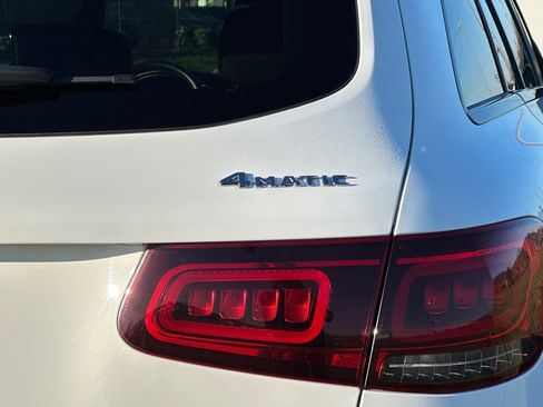 Used 2022 Mercedes-Benz GLC 300 GLC 300 image 32