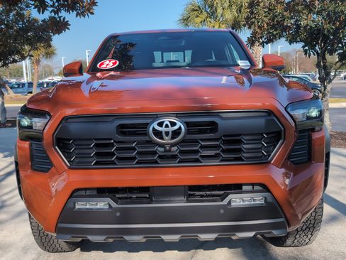 Certified 2025 Toyota Tacoma TRD Off-Road w/ TRD Off Road Premium Package image 3