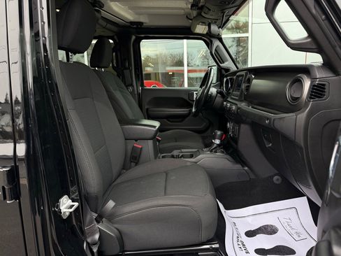 Used 2021 Jeep Gladiator Sport image 23