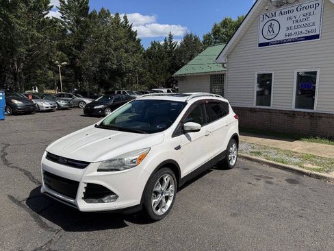 Used 2015 Ford Escape Titanium w/ Equipment Group 301A AWD/4WD image 4