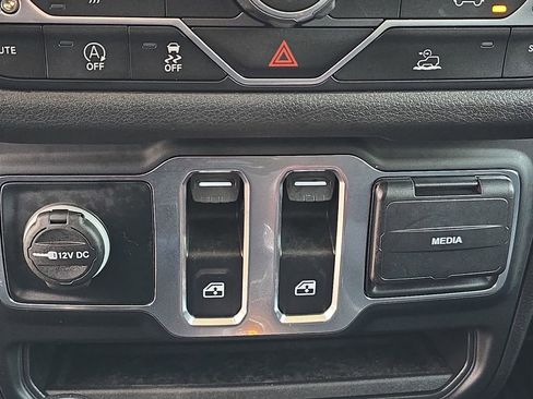 Used 2025 Jeep Wrangler Sport image 24