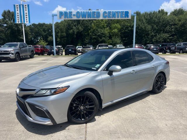 Used 2022 Toyota Camry XSE FWD image 2