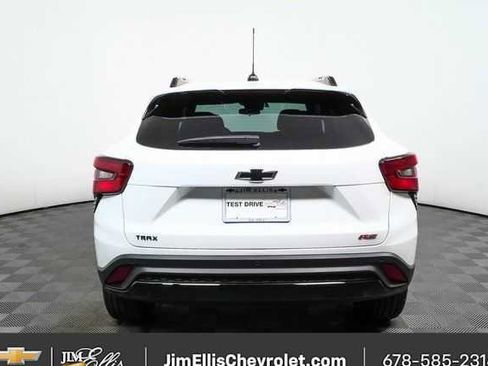 New 2026 Chevrolet Trax RS w/ Sunroof Package image 23