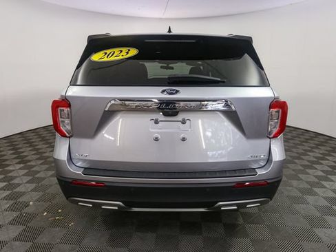 Used 2023 Ford Explorer XLT w/ Equipment Group 202A AWD/4WD image 8