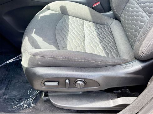 Used 2020 Chevrolet Equinox LT AWD/4WD image 18