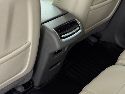 Used 2021 Cadillac XT6 Premium Luxury image 21