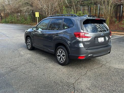 Used 2023 Subaru Forester Premium image 7