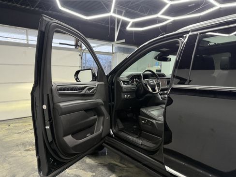 Used 2023 GMC Yukon Denali image 10