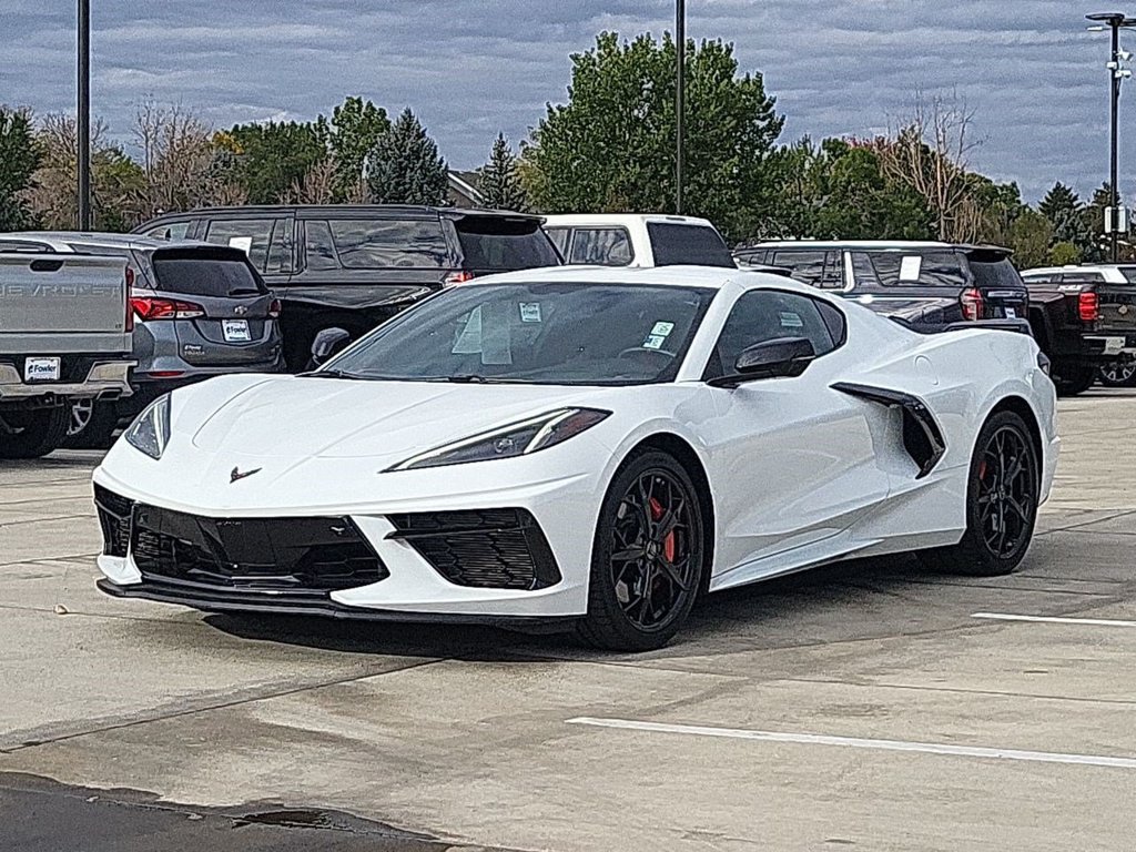 Used 2021 Chevrolet Corvette Stingray Preferred Cpe w/ Z51 Performance Package RWD image 4