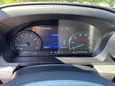 Used 2023 Ford Explorer XLT w/ Equipment Group 202A AWD/4WD image 18
