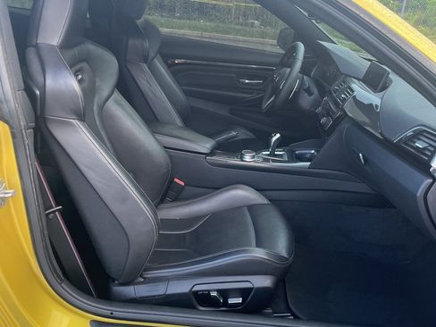 Used 2020 BMW M4 Coupe w/ Competition Package RWD image 13