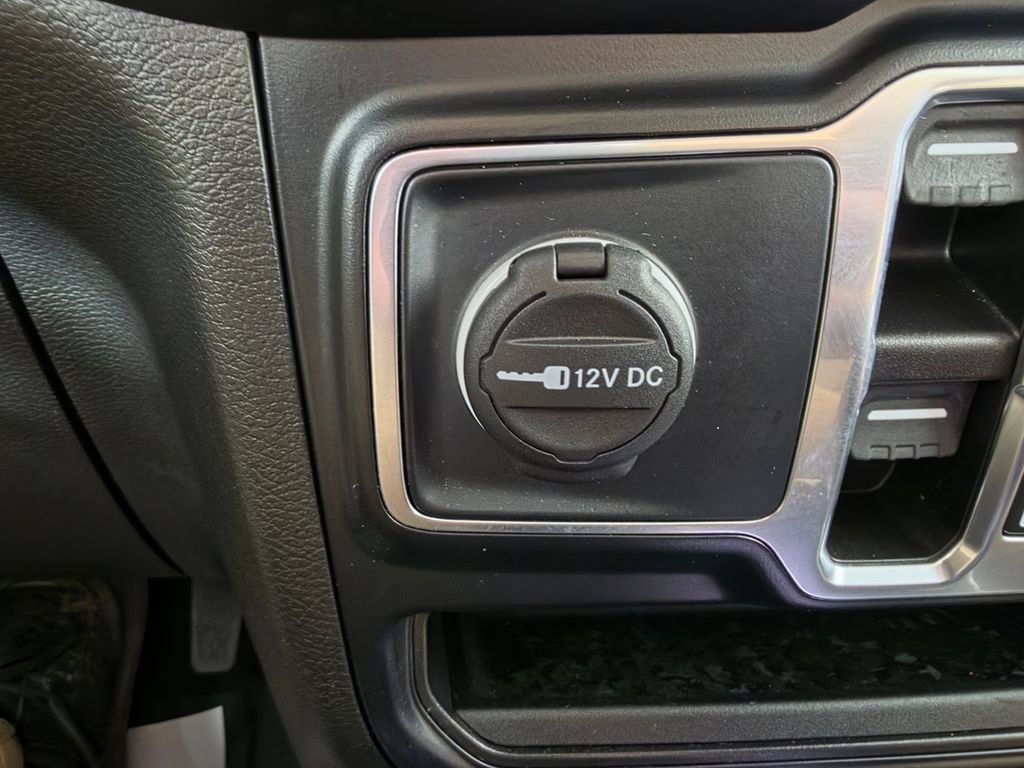 Used 2022 Jeep Gladiator Overland w/ Popular Equipment Package AWD/4WD image 27
