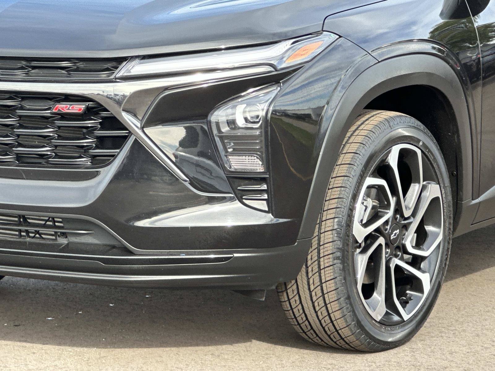 Certified 2025 Chevrolet Trax RS w/ Driver Confidence Package FWD image 7