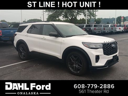 Used 2025 Ford Explorer ST-Line w/ ST-Line Street Pack AWD/4WD image 1