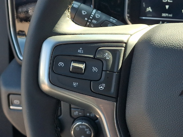 Used 2023 Chevrolet Silverado 1500 LT AWD/4WD image 7