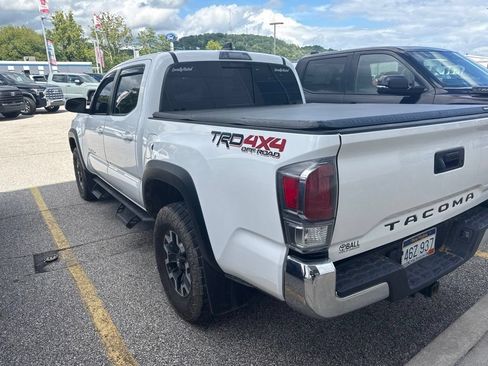 Used 2023 Toyota Tacoma TRD Off-Road AWD/4WD image 3