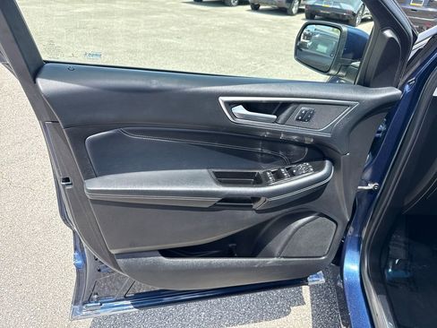 Used 2017 Ford Edge Titanium FWD image 12