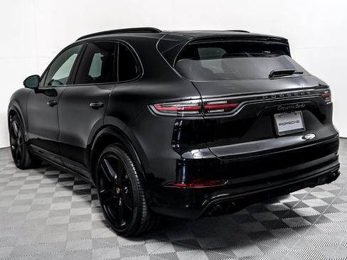 Certified 2023 Porsche Cayenne Turbo AWD/4WD image 3