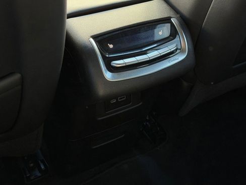 Certified 2023 Cadillac XT6 Premium Luxury image 32