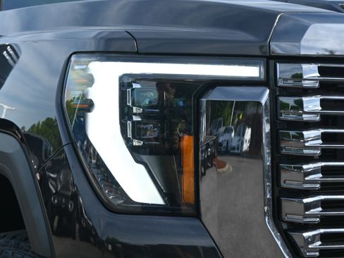 Used 2024 GMC Sierra 2500 Denali Ultimate w/ Max Trailering Package AWD/4WD image 6